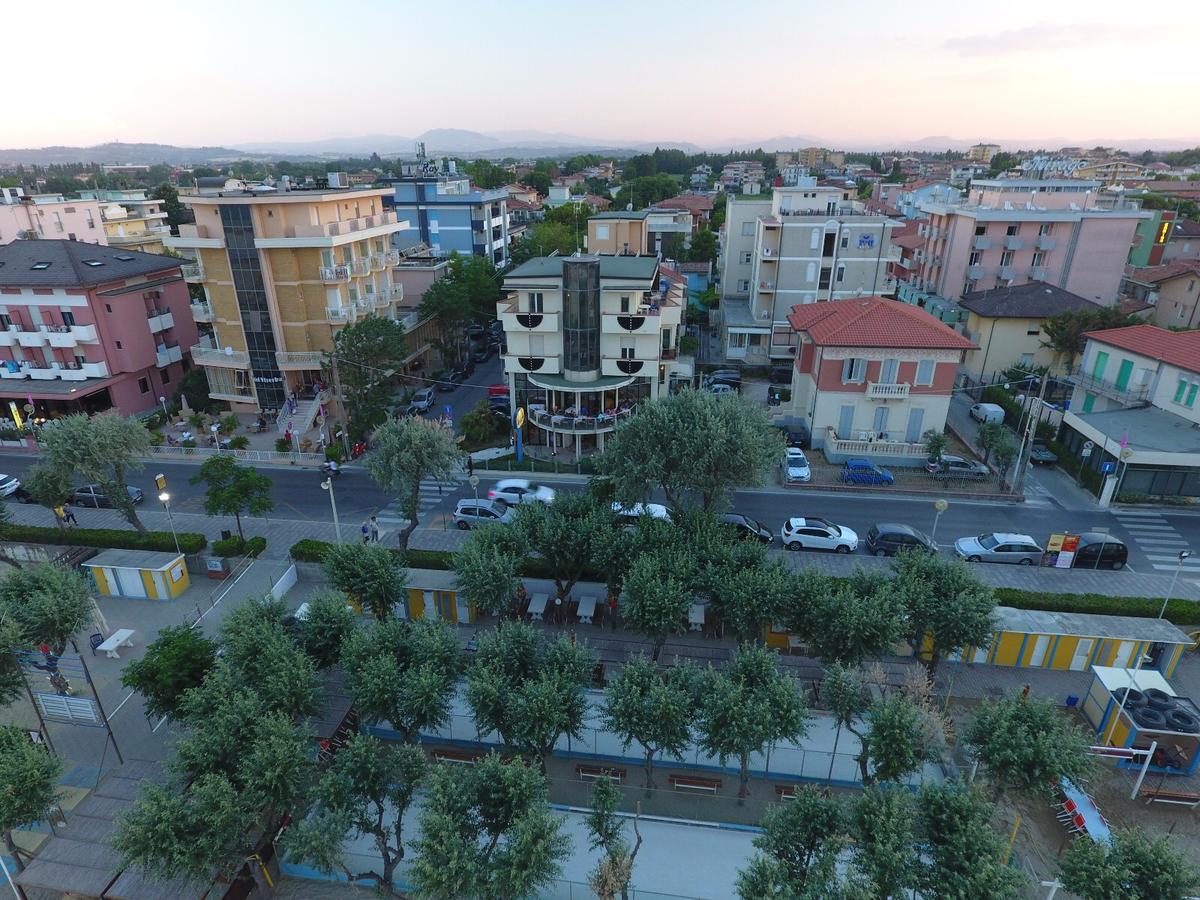 Amba Hotel Rimini Ngoại thất bức ảnh